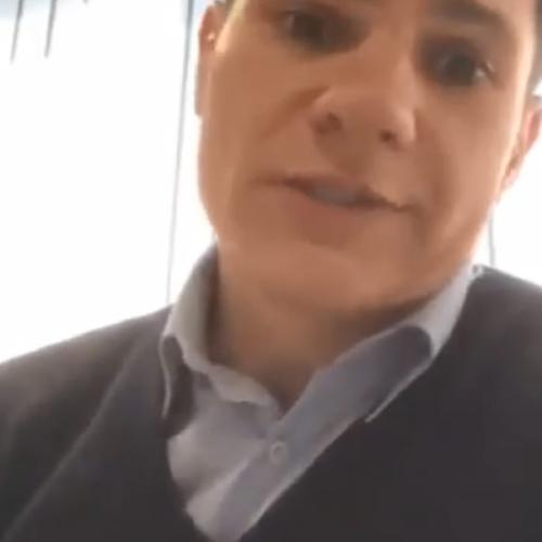 https://www.espacodarq.com.br/storage/cache/adriano-16292463353504-500x500-31a50990.jpg